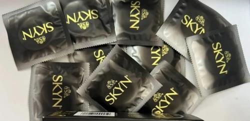 Безлатексні поліізопренові презервативи SKYN Close Feel супер тонкі, щільно прилеглі (по 1шт)